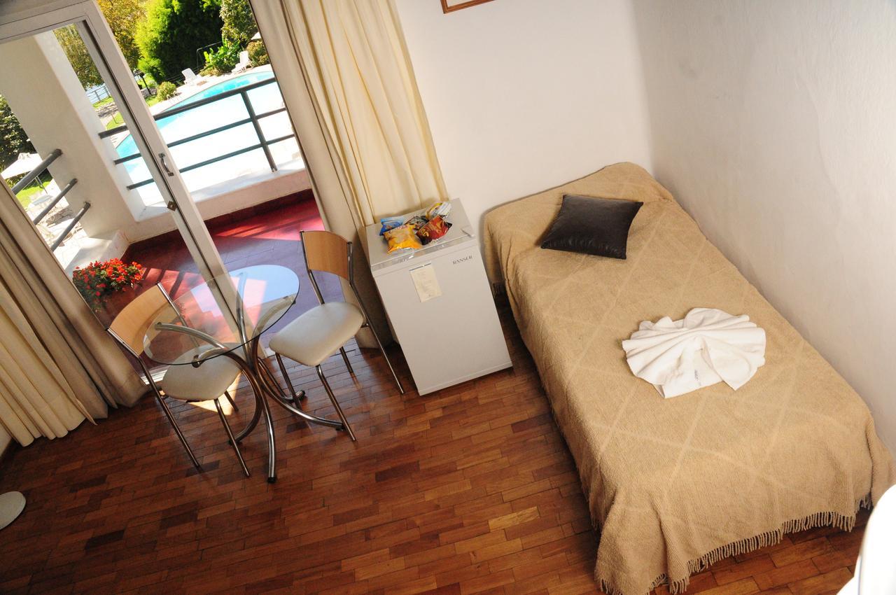Hostal De La Costa Villa Carlos Paz Dış mekan fotoğraf